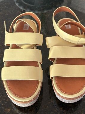 FitFlop Eloise Espardrille Wedge Leather Pale Yellow Size 10 NWOT